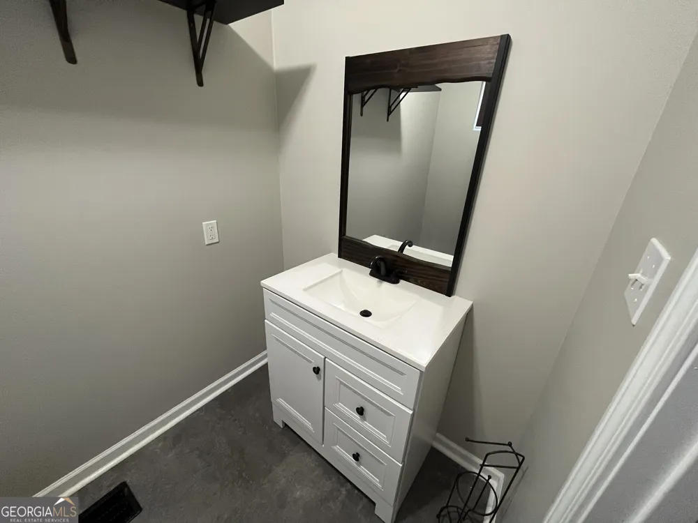 3 Beech ST Porterdale, GA 30014