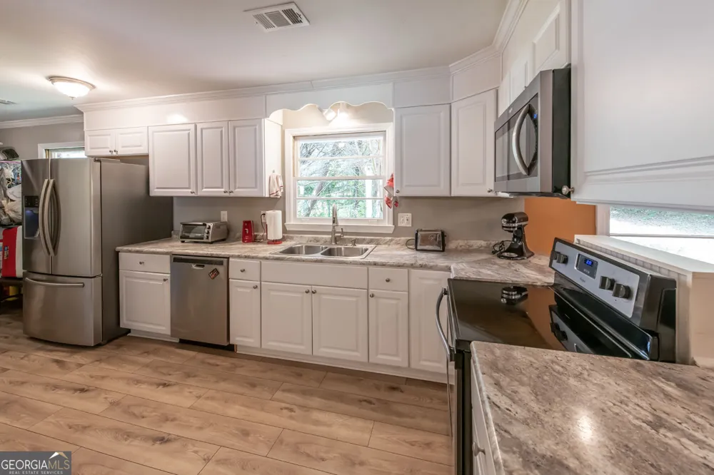 211 Bennett CIR Carrollton, GA 30117