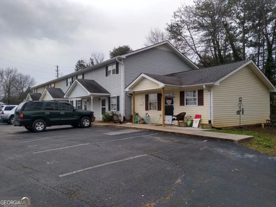 50 White ST Cleveland, GA 30528