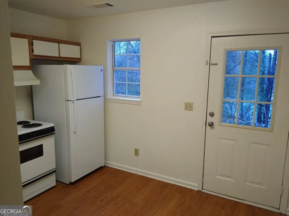 50 White ST Cleveland, GA 30528