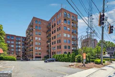 3235 Roswell RD NE
