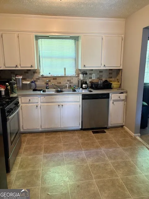 355 Lori LN Riverdale, GA 30296