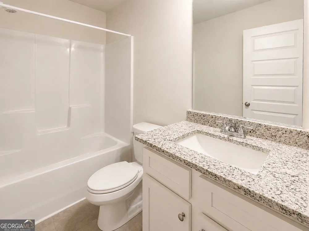 515 McGinnis CIR Calhoun, GA 30701