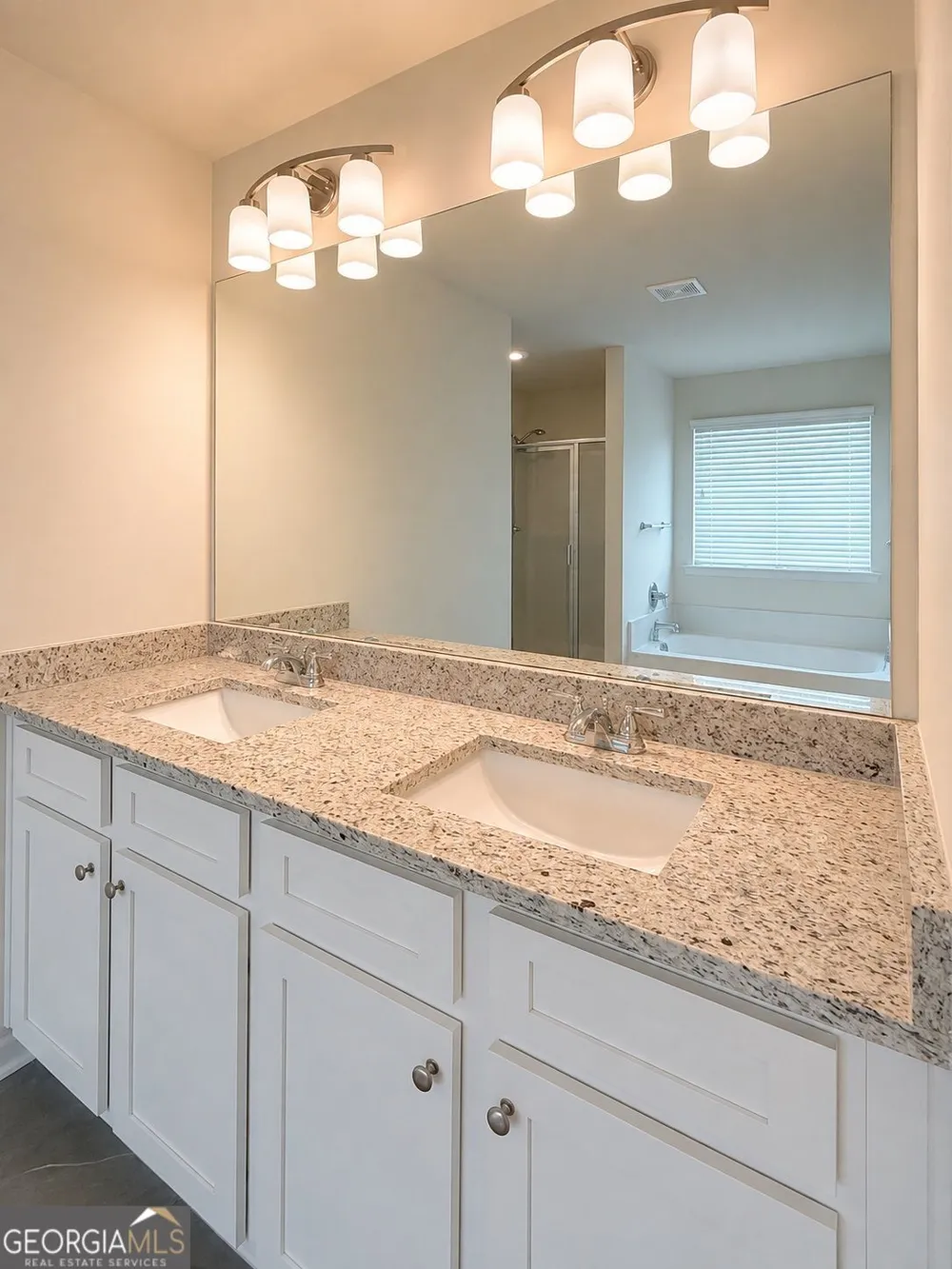 515 McGinnis CIR Calhoun, GA 30701