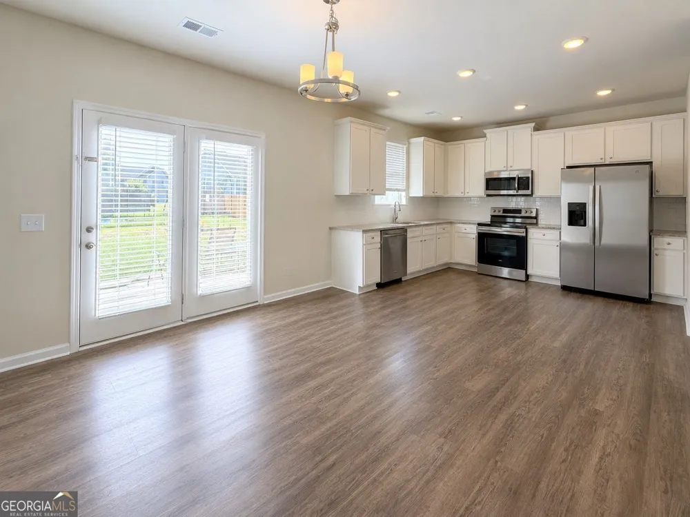 515 McGinnis CIR Calhoun, GA 30701
