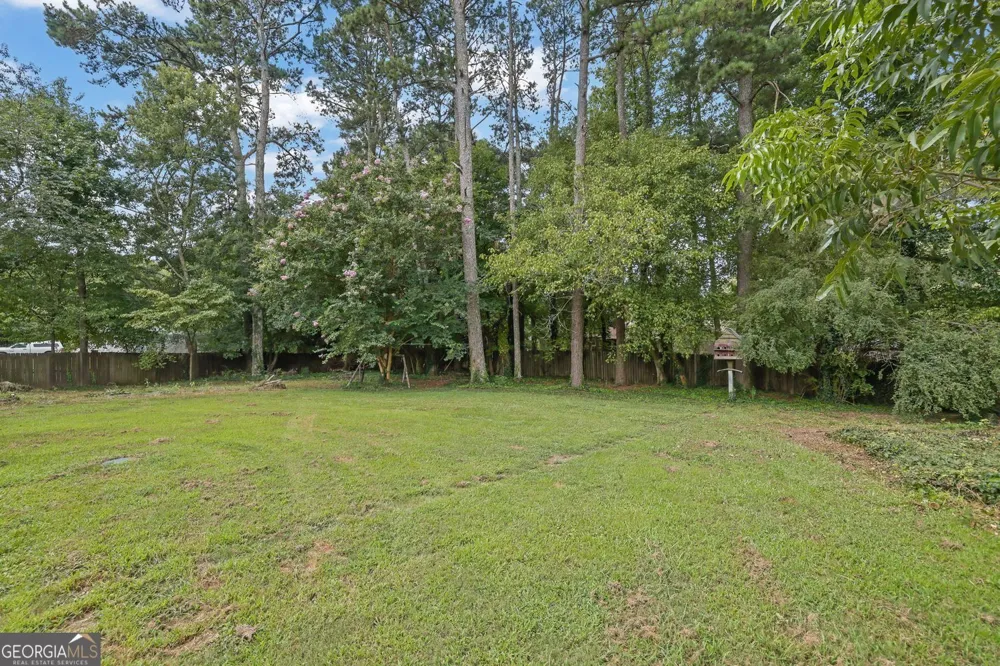1563 Rockbridge RD Stone Mountain, GA 30087
