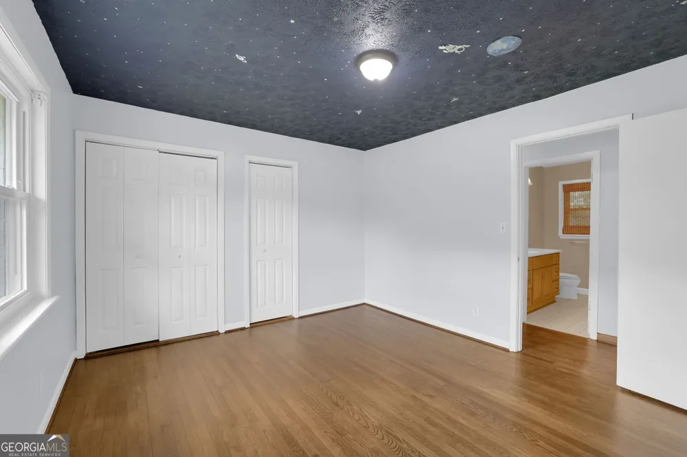 1563 Rockbridge RD Stone Mountain, GA 30087