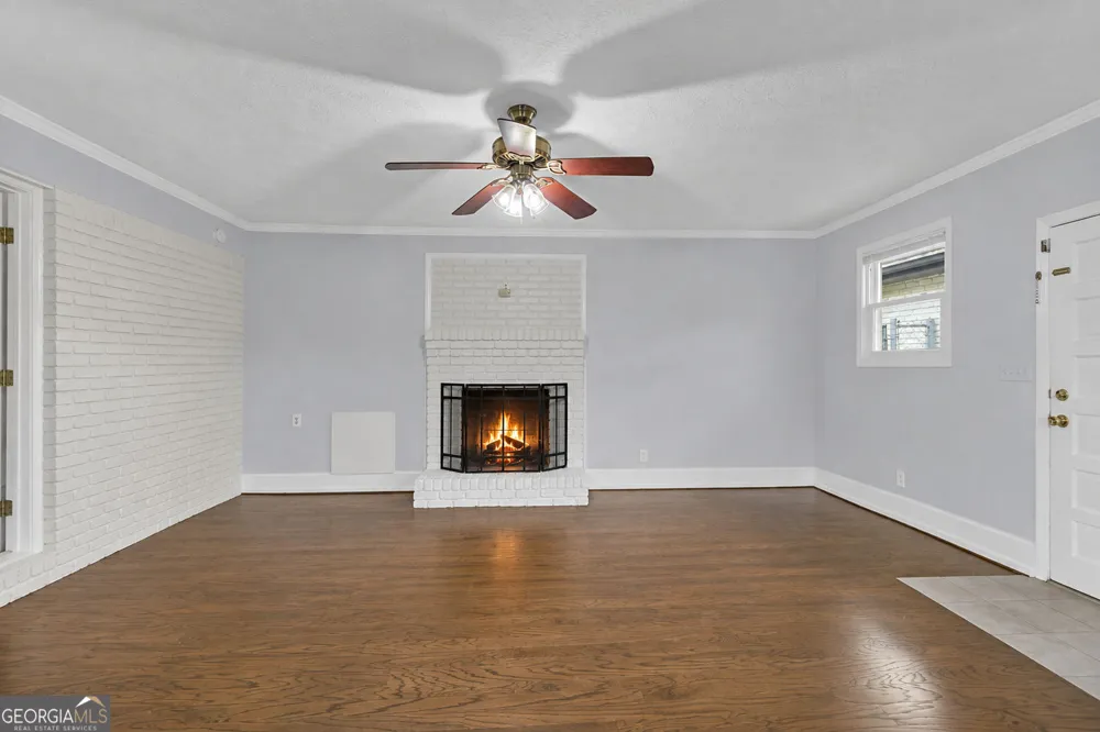 1563 Rockbridge RD Stone Mountain, GA 30087