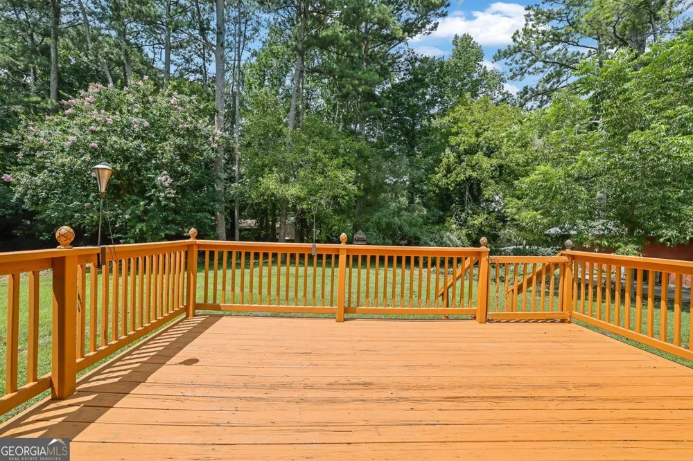 1563 Rockbridge RD Stone Mountain, GA 30087