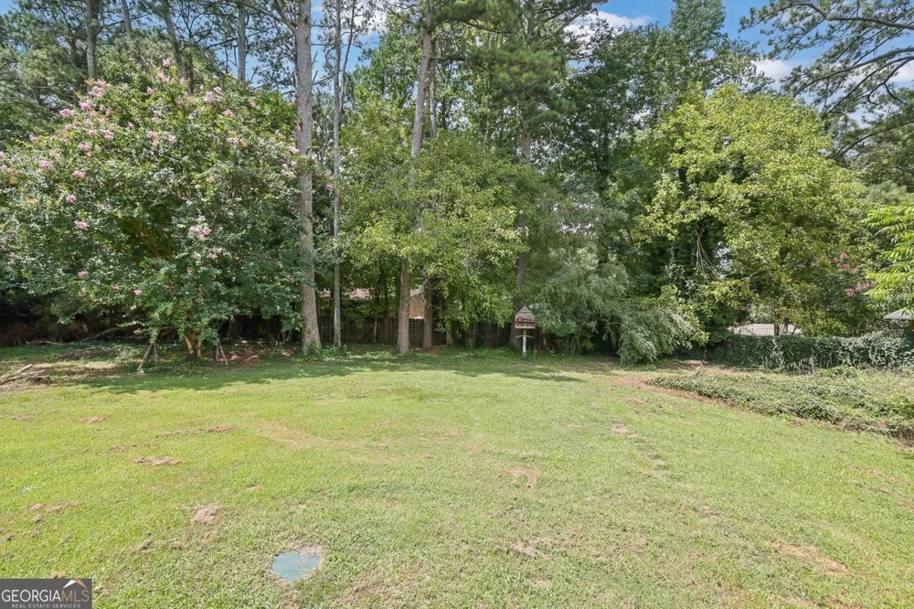 1563 Rockbridge RD Stone Mountain, GA 30087