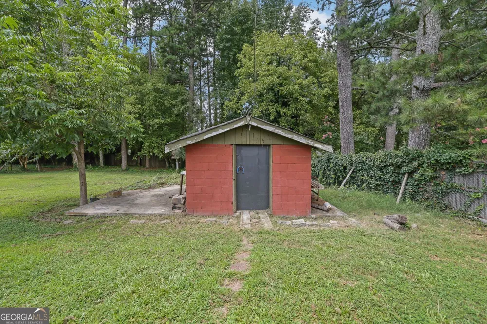 1563 Rockbridge RD Stone Mountain, GA 30087