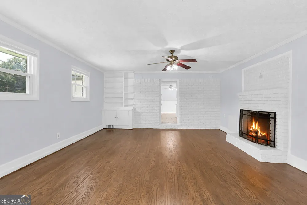 1563 Rockbridge RD Stone Mountain, GA 30087