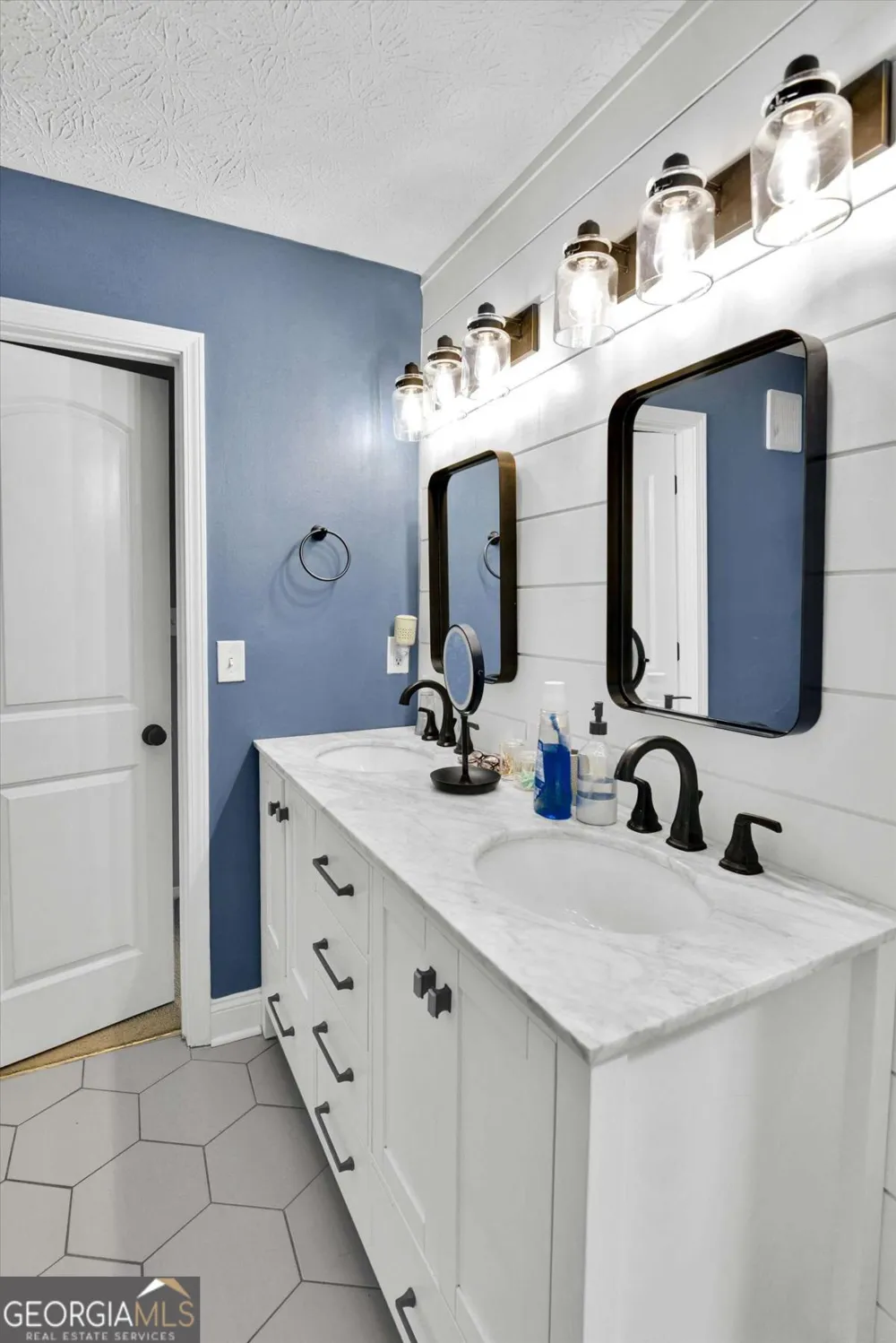 2410 Cumberland CT SE Smyrna, GA 30080
