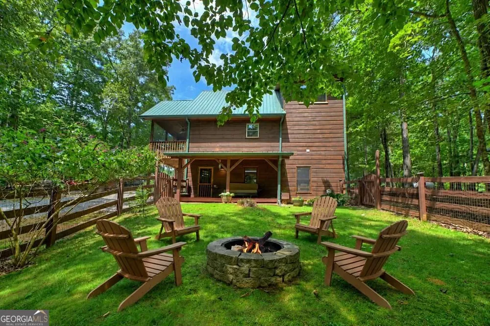 612 Medina CT Ellijay, GA 30540