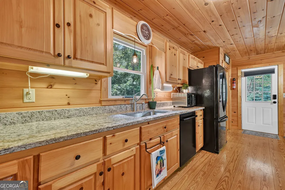 612 Medina CT Ellijay, GA 30540