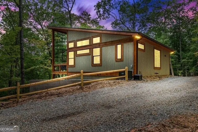 1360 Black Ankle Creek RD Blue Ridge, GA 30513