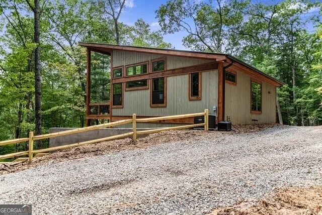 1360 Black Ankle Creek RD Blue Ridge, GA 30513