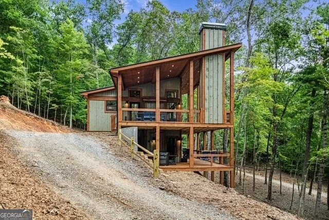 1360 Black Ankle Creek RD Blue Ridge, GA 30513