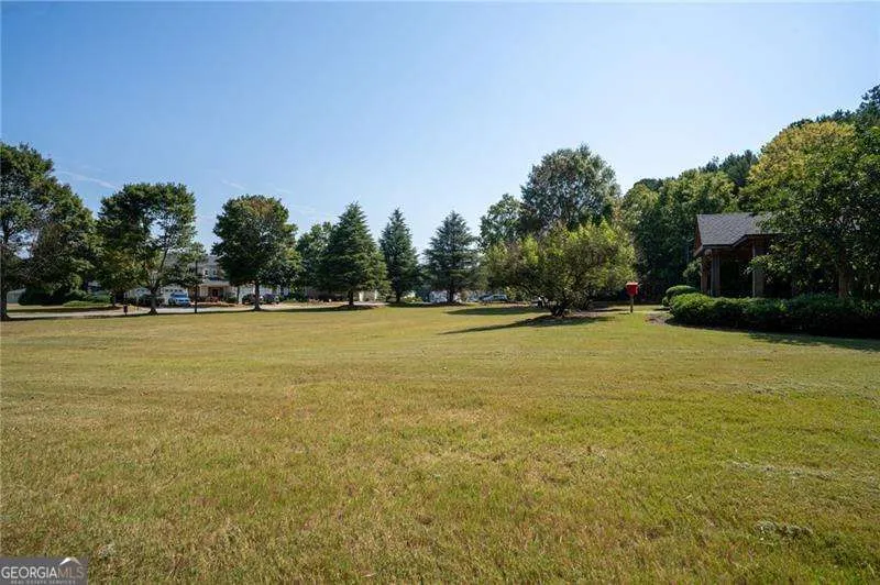 302 Oak Leaf PL Acworth, GA 30102