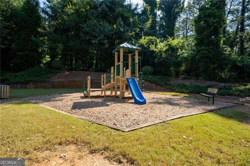 302 Oak Leaf PL Acworth, GA 30102