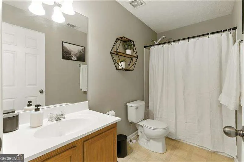 302 Oak Leaf PL Acworth, GA 30102