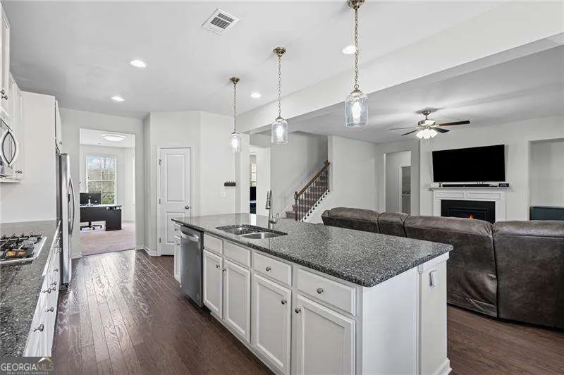 5470 Mirror Lake DR Cumming, GA 30028