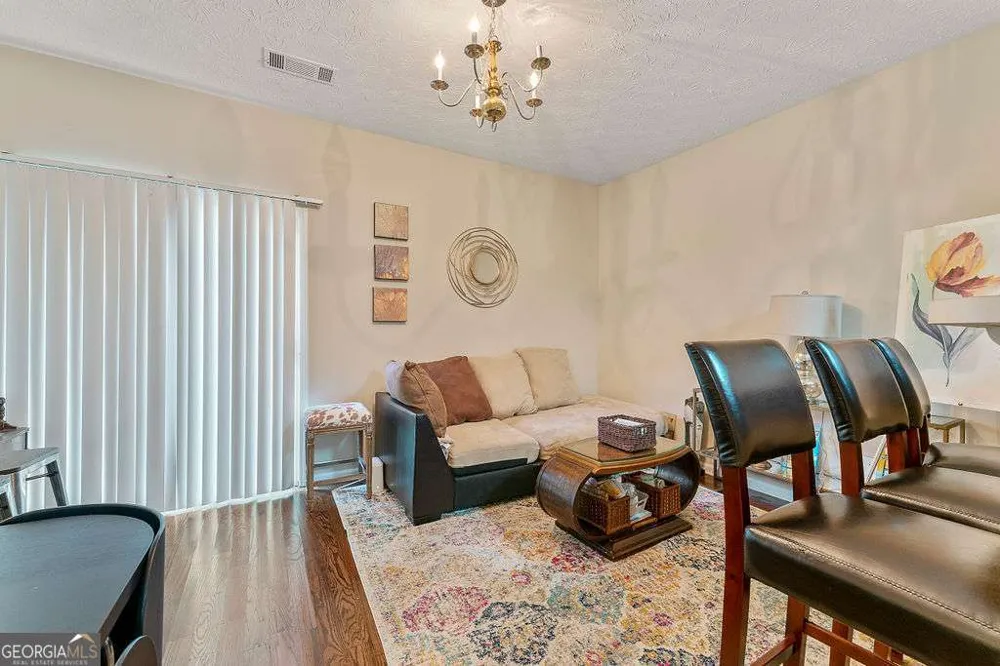 1343 Penhurst DR Lawrenceville, GA 30043