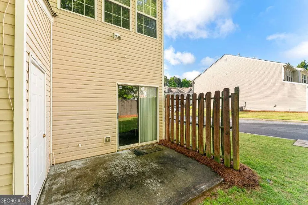 1343 Penhurst DR Lawrenceville, GA 30043