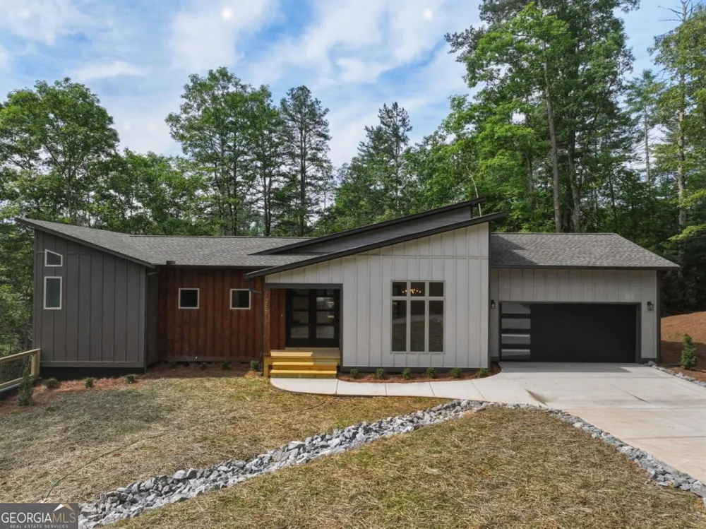 257 Gallery CT Ellijay, GA 30540