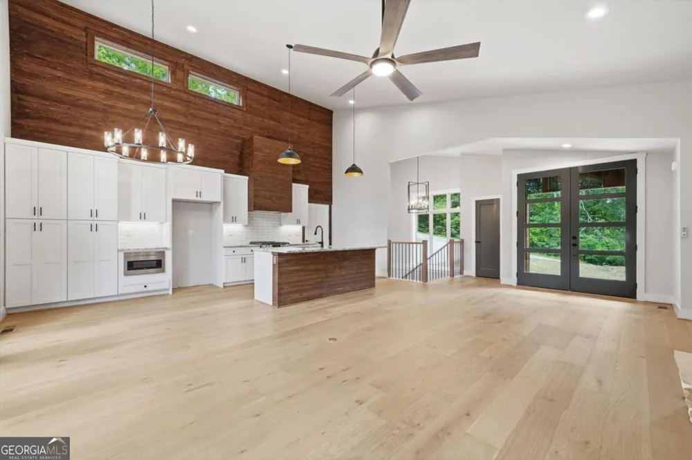 257 Gallery CT Ellijay, GA 30540