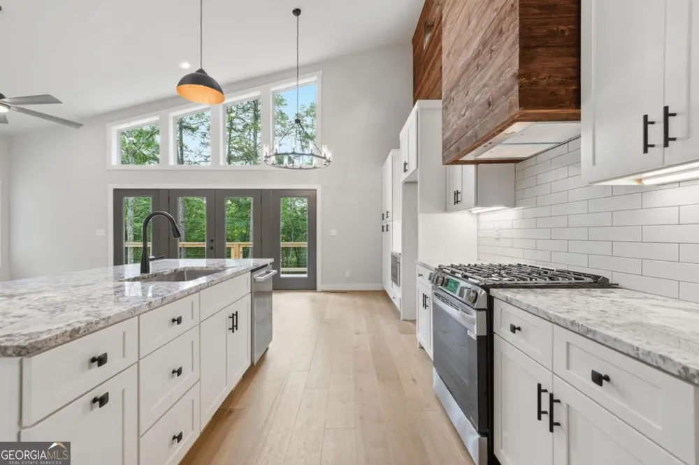 257 Gallery CT Ellijay, GA 30540