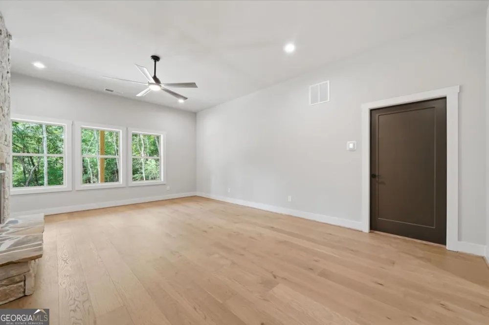 257 Gallery CT Ellijay, GA 30540
