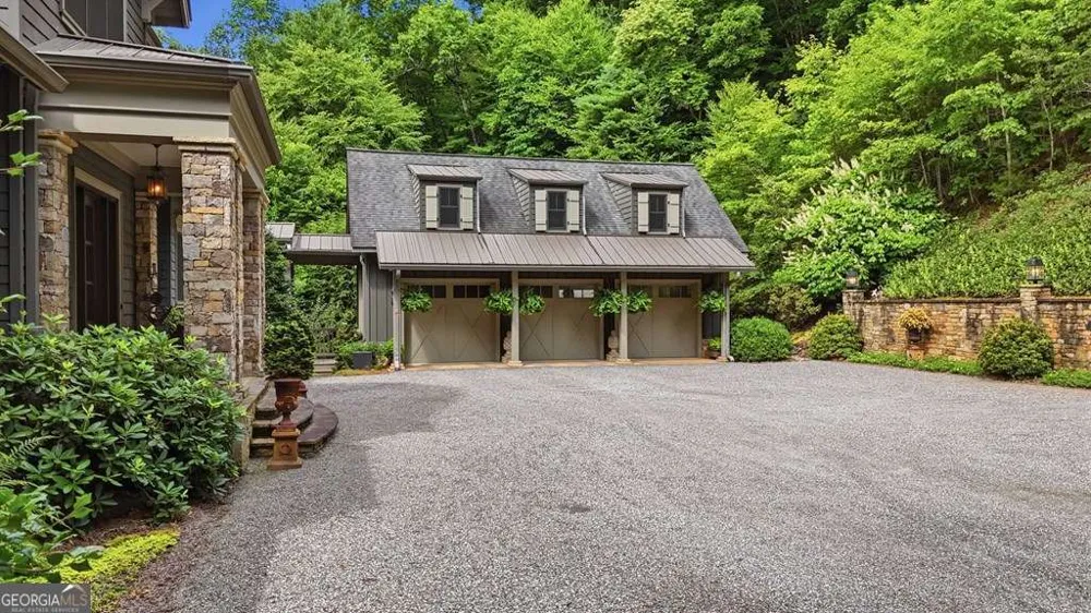 490 Red Wolf RUN Franklin, NC 28734