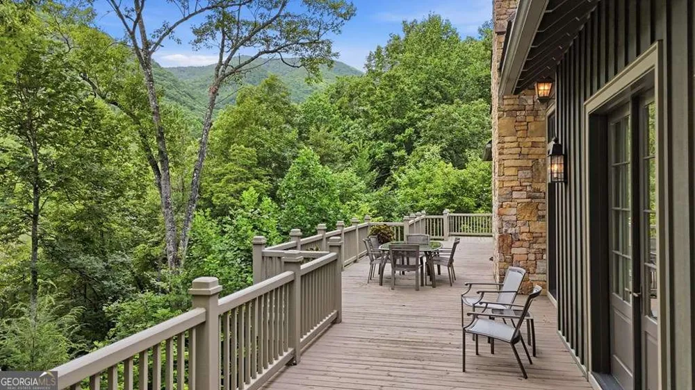 490 Red Wolf RUN Franklin, NC 28734