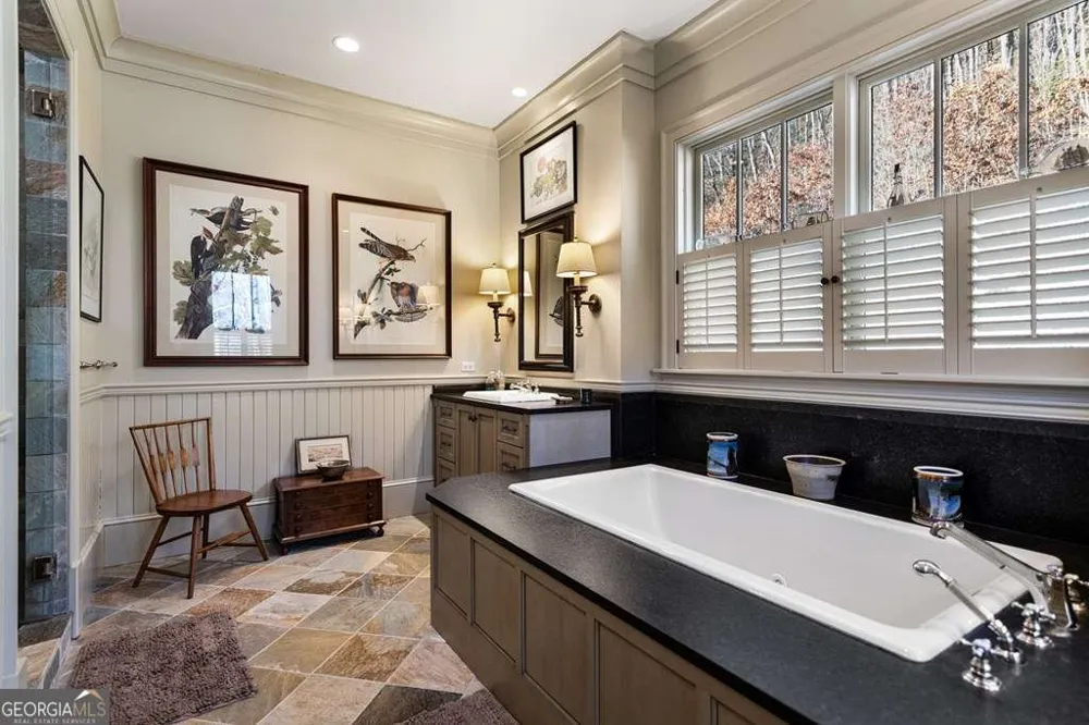 490 Red Wolf RUN Franklin, NC 28734