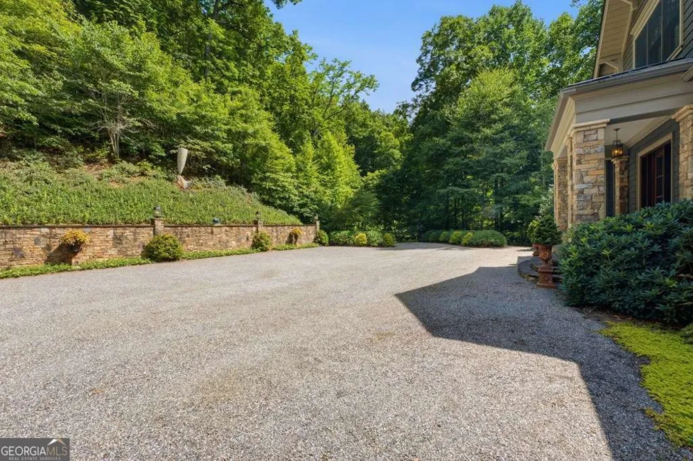 490 Red Wolf RUN Franklin, NC 28734