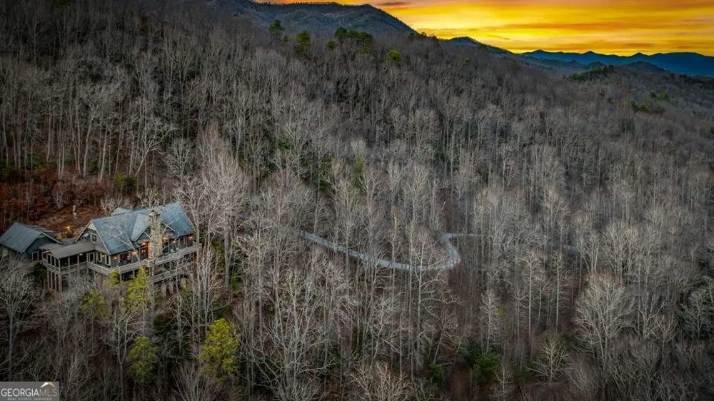 490 Red Wolf RUN Franklin, NC 28734