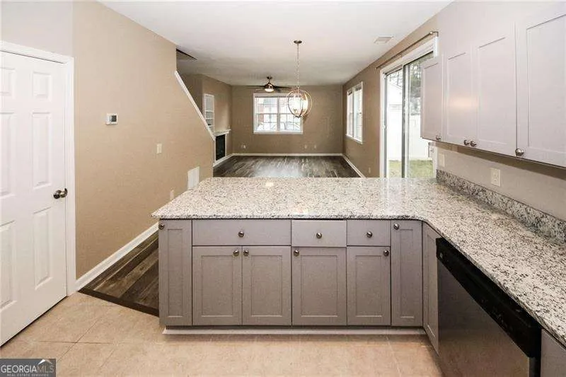 170 Windcroft LN Acworth, GA 30101