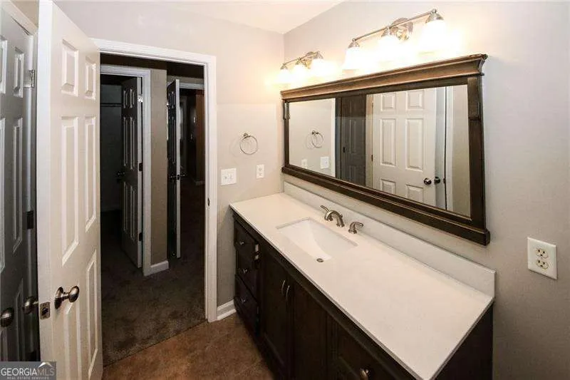 170 Windcroft LN Acworth, GA 30101