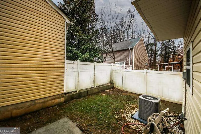 170 Windcroft LN Acworth, GA 30101
