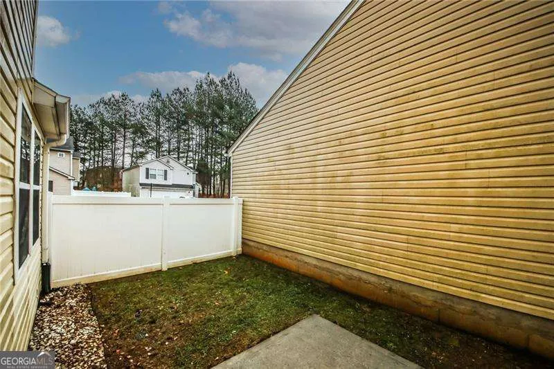 170 Windcroft LN Acworth, GA 30101