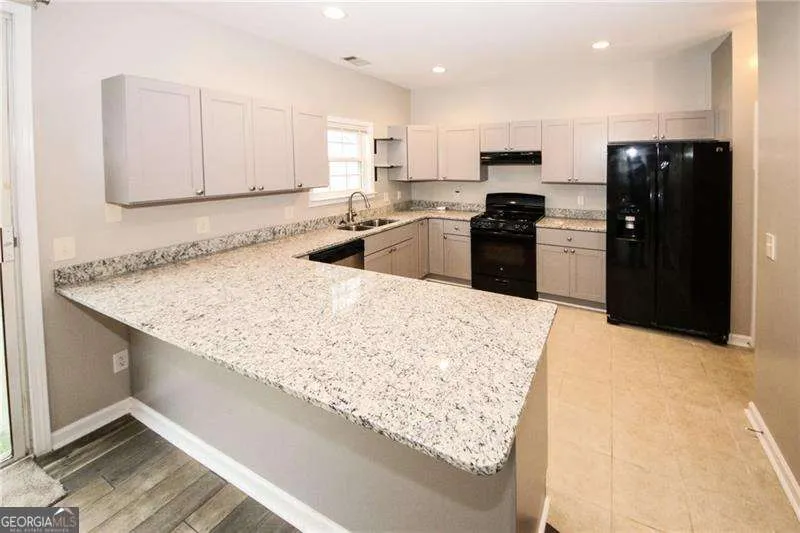 170 Windcroft LN Acworth, GA 30101