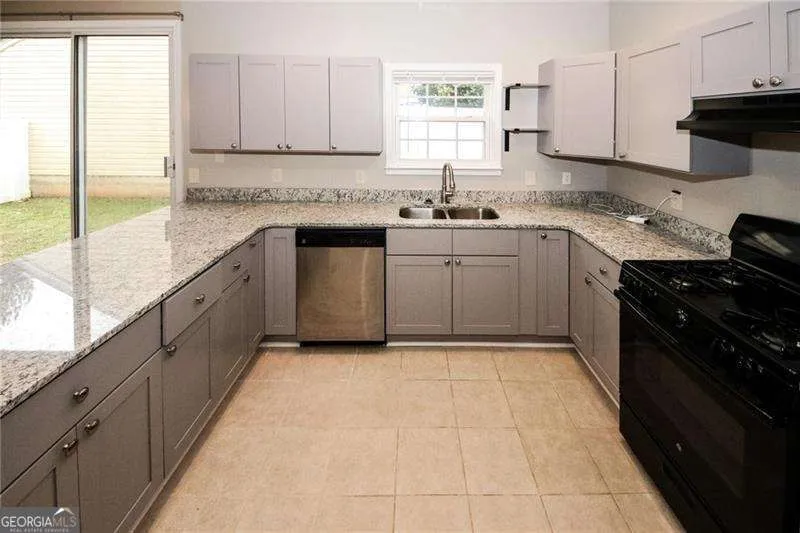 170 Windcroft LN Acworth, GA 30101