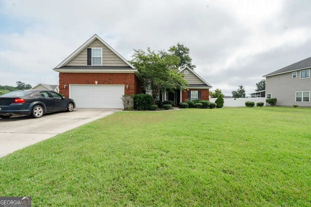 601 Red Oak LN Hinesville, GA 31313