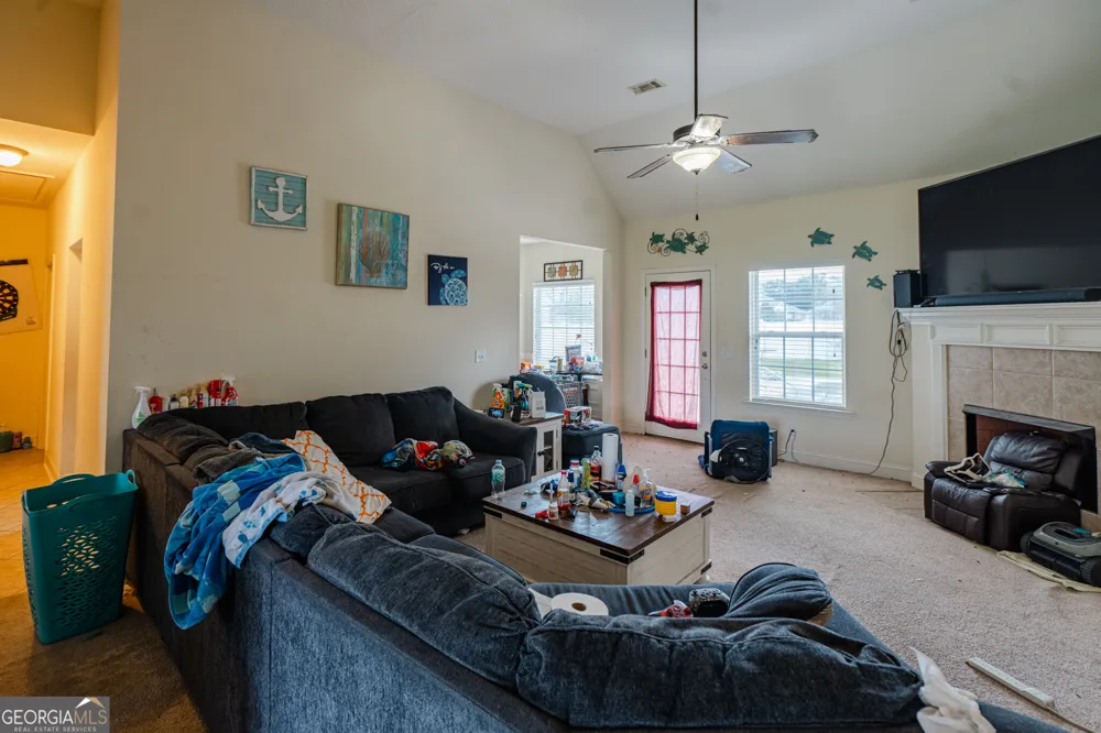 601 Red Oak LN Hinesville, GA 31313