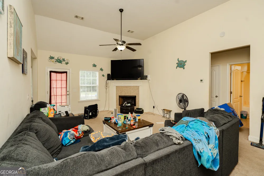 601 Red Oak LN Hinesville, GA 31313