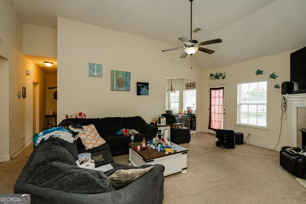 601 Red Oak LN Hinesville, GA 31313