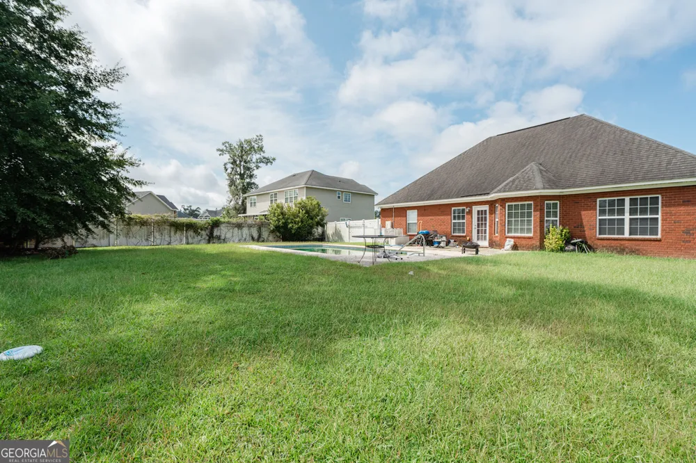 601 Red Oak LN Hinesville, GA 31313