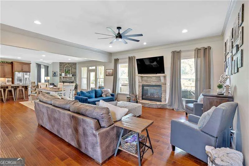 11 LAUREL TRCE SE Cartersville, GA 30120