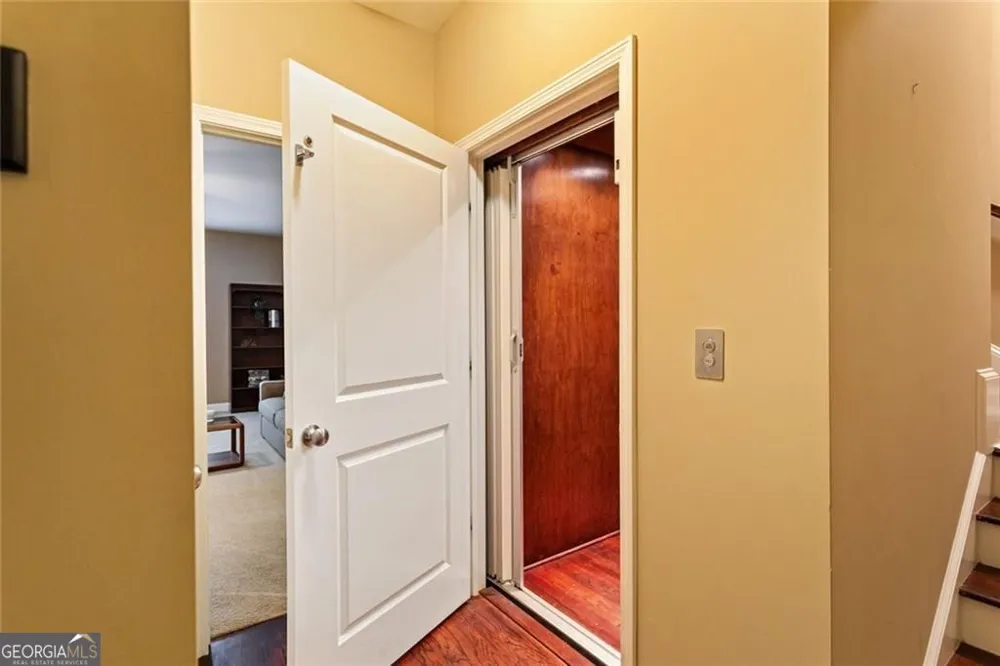 4087 Thorndale LN Smyrna, GA 30080